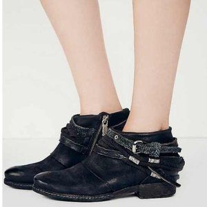 AS 98 Shoes Triumph Ankle Distressed Booties 40